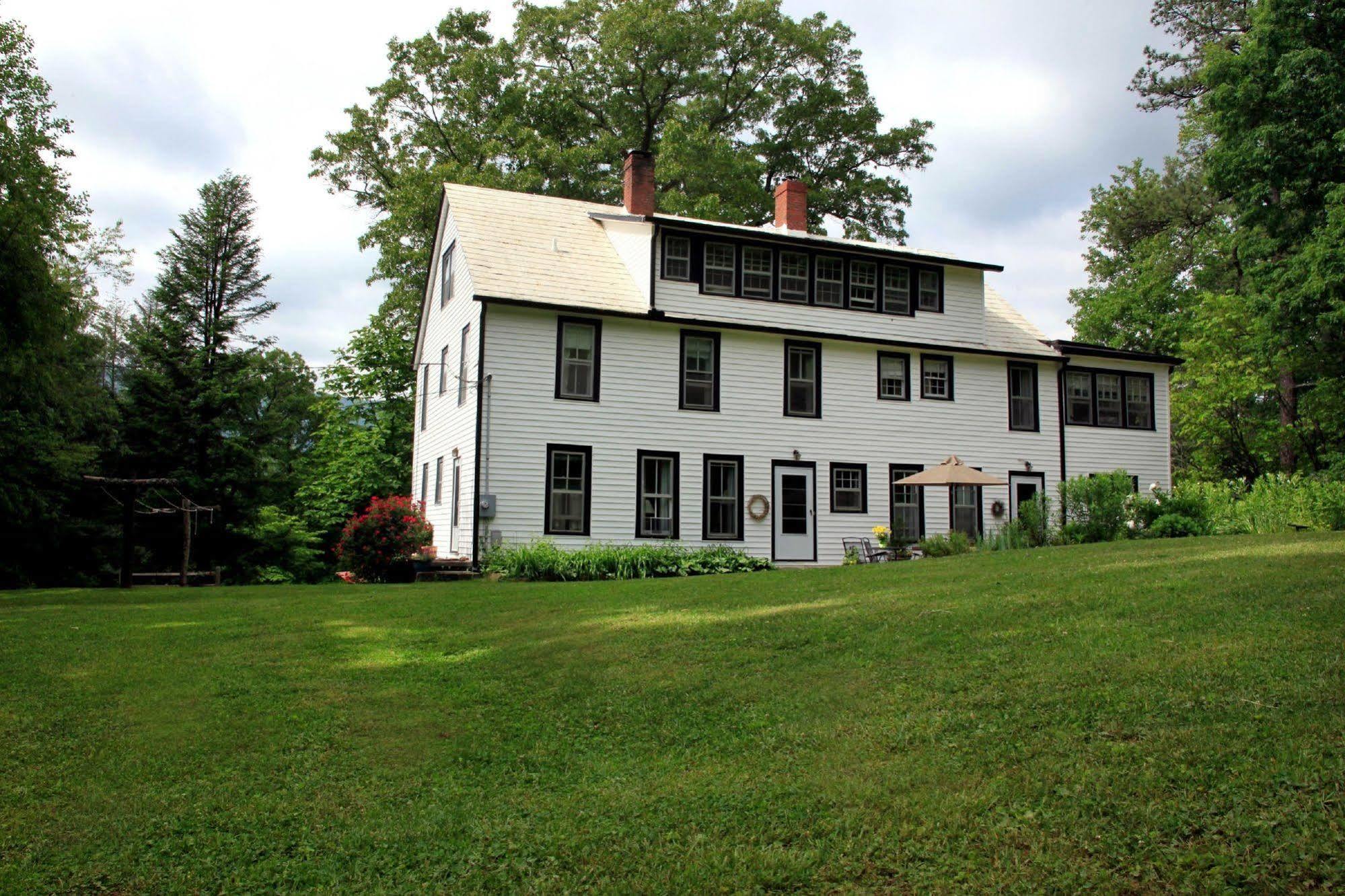 Black Mountain Inn Экстерьер фото