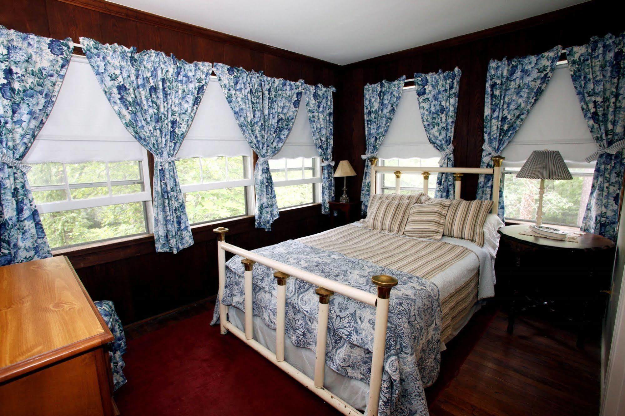 Black Mountain Inn Экстерьер фото