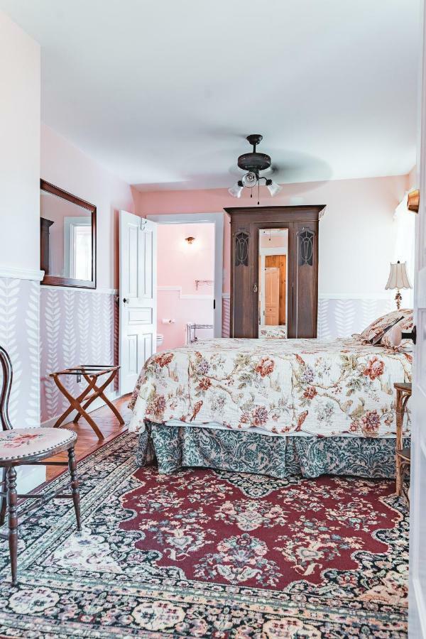Black Mountain Inn Экстерьер фото