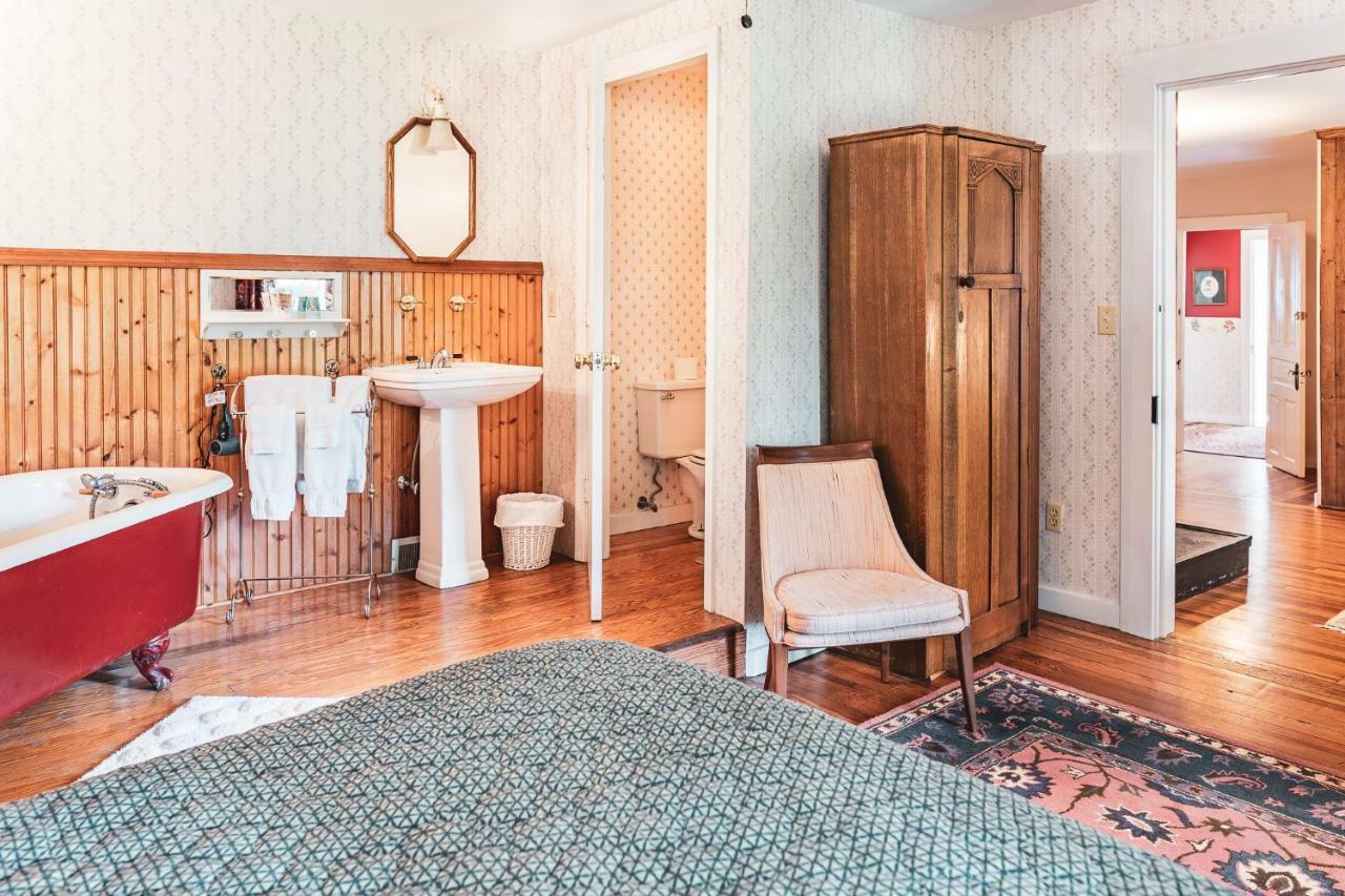 Black Mountain Inn Экстерьер фото
