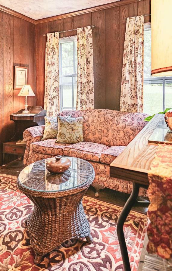 Black Mountain Inn Экстерьер фото