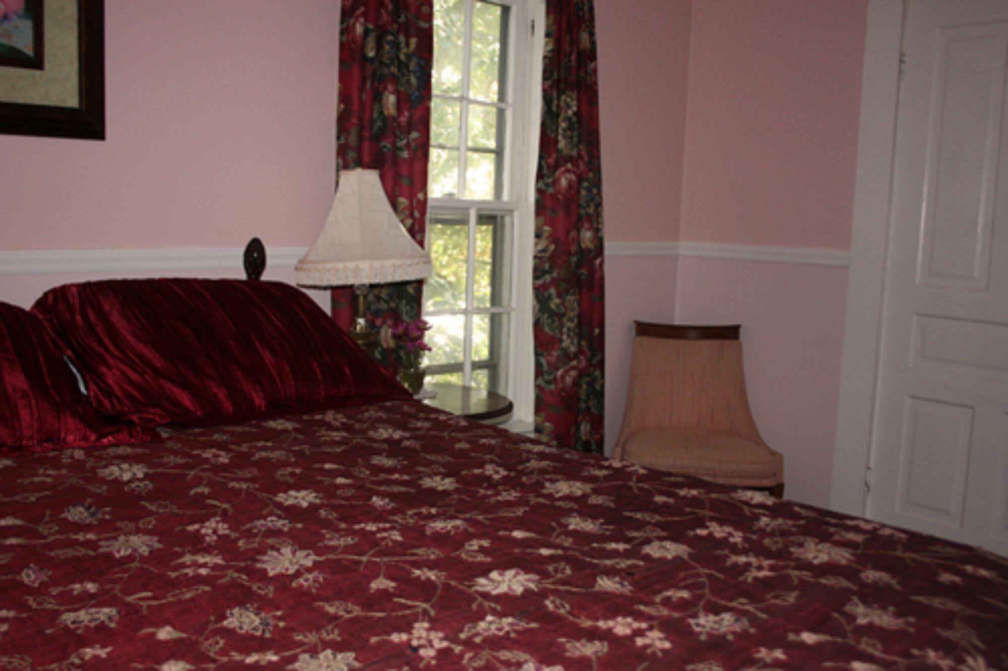 Black Mountain Inn Экстерьер фото